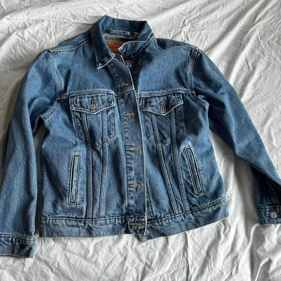 Levi's Classic Blue Denim Jacket - Picture 5 of 5